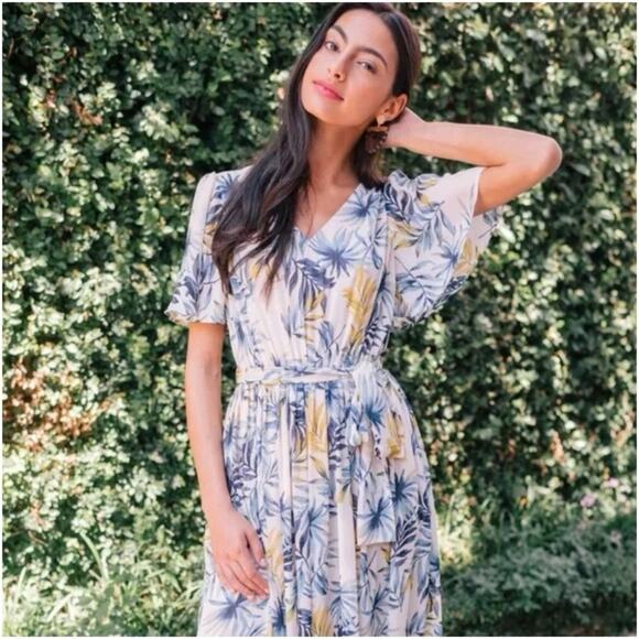 Gal Meets Glam Kiki Chiffon Flutter Sleeve Maxi Dress size 10 - Picture 11 of 12